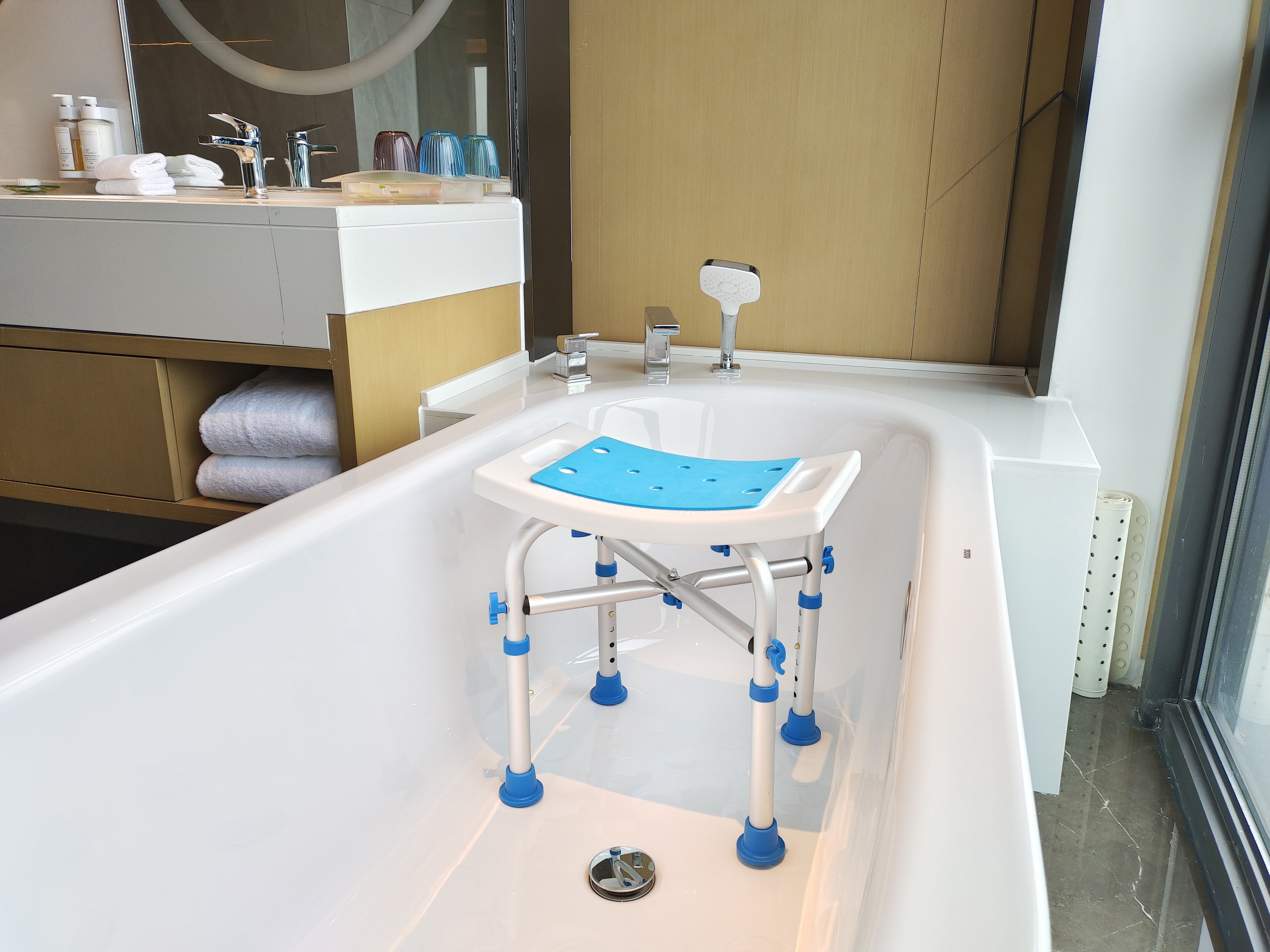 Bath chair in bathroom safety equipment BQ202DA